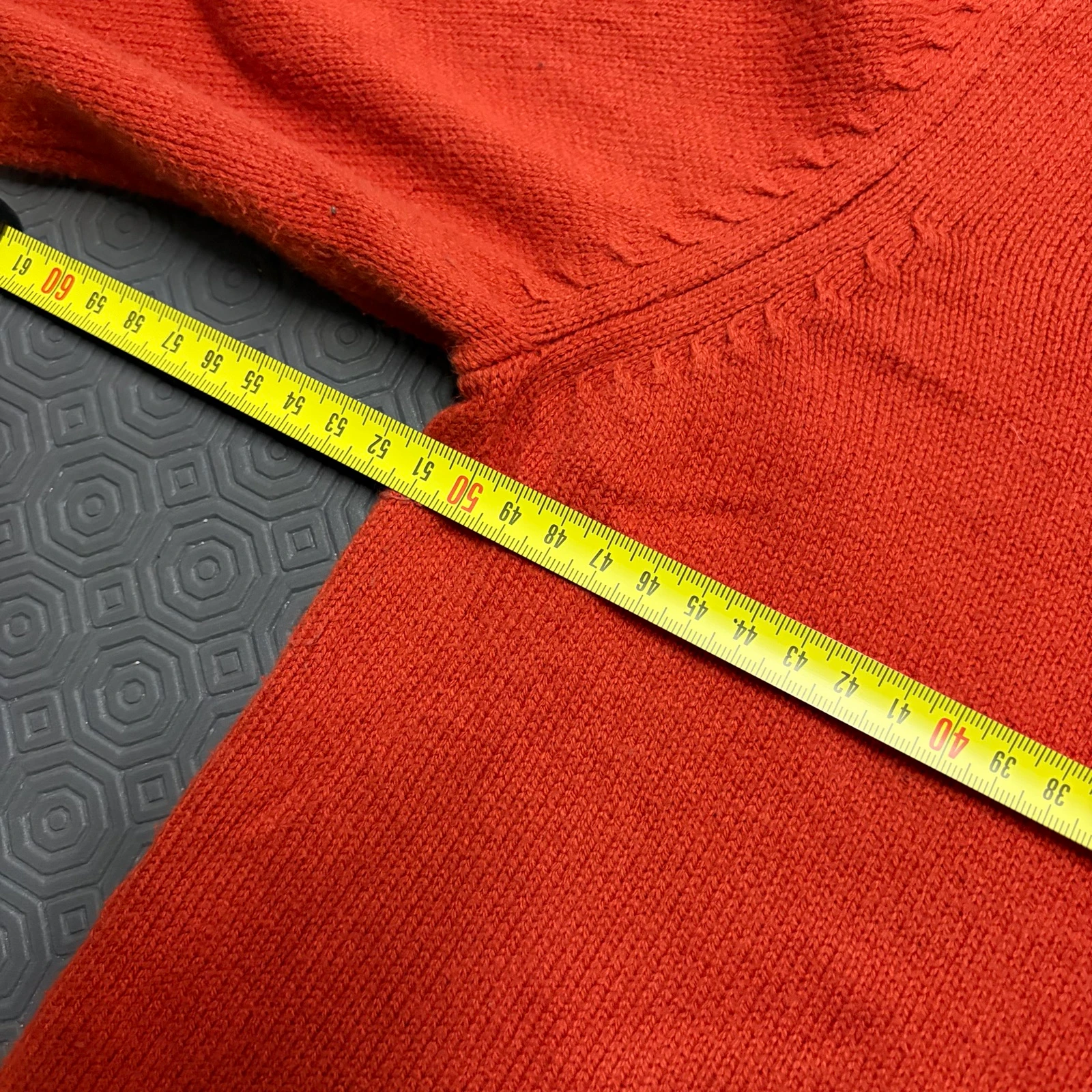 IZOD Knitwear Orange V-Neck Sweater Size M – photo 5